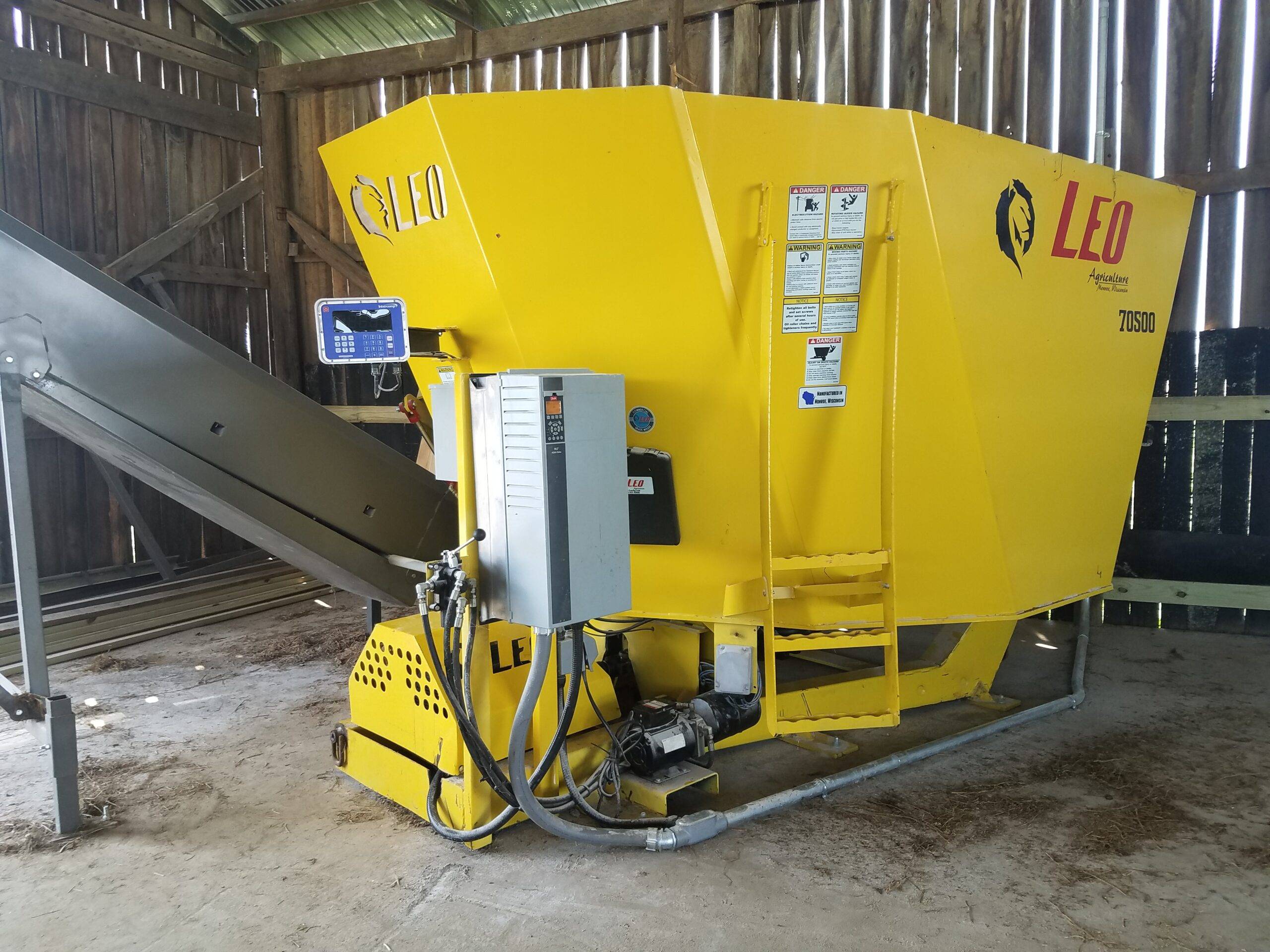 LEO%20Agriculture%20 %20Feed%20Mixer%20&%20Manure%20Spreader%20 