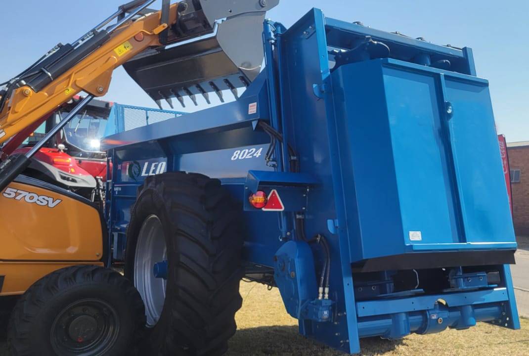 LEO Agriculture: Innovative LHD Abbrasive resistant Steel Material Feed Wagons & Manure Spreaders for Global Farms This image showcases our diverse range of agricultural equipment, including: • Feed Wagons (Voermenger / Misstrooier): Maximize feed efficiency and animal health with our high-performance TMR mixers (Total Mixed Ration) available in both vertical and horizontal styles. (USA, South Africa, Asia) • Manure Spreaders: Optimize manure management with our dependable side-discharge spreaders, designed for efficient and even field application. (USA, South Africa, Asia) LEO Agriculture provides a comprehensive solution for farms worldwide. Contact us today! www.leo-ag.com www.leoagriculture.com www.mixerknives.com www.newton-machine.com Keywords: TMR mixer USA, TMR mixer South Africa, TMR mixer Asia, feed wagon USA, feed wagon South Africa, feed wagon Asia, manure spreader USA, manure spreader South Africa, manure spreader Asia, side discharge manure spreader, voermanure spreader, misstrooier, fodder mixer, feed mixer