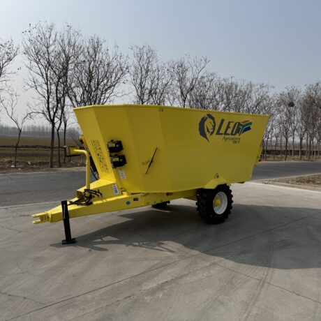 7008VT Vertical TMR Feed Mixer