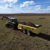 LEO 2014 Side Discharge Manure Spreader