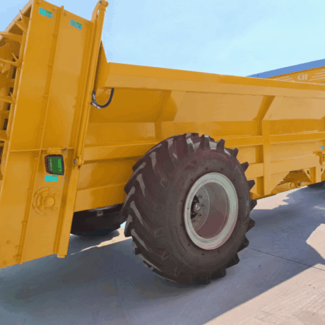 LEO 8018 Rear Discharge Manure Spreader