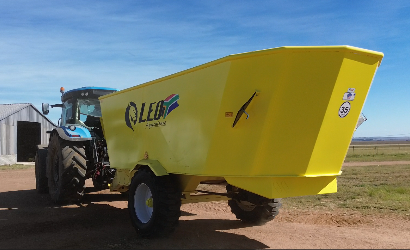 LEO 7018VT Vertical Feed Mixer — 18 cubic meter large-scale twin-auger vertical feed mixer