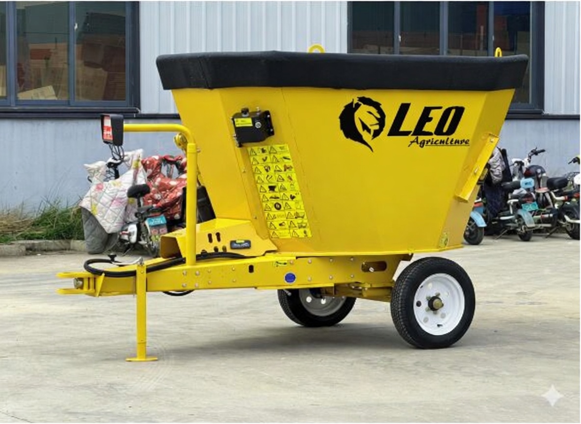 LEO Mini TMR feed mixer — compact small mixer for small dairy and sheep operations